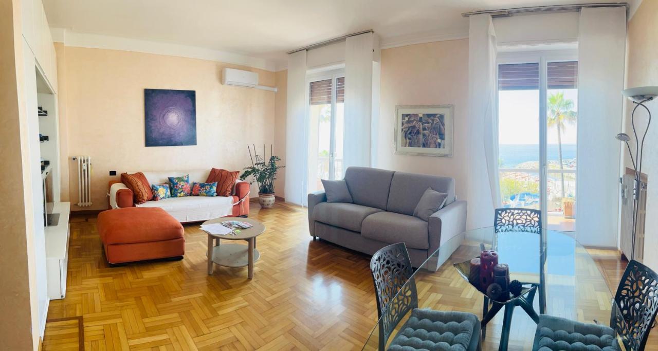 Brezza Di Mare Apartment Imperia Exterior photo
